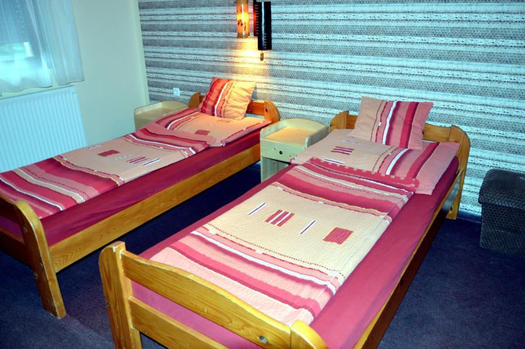 Flamingo Vendeghaz Bed and Breakfast Eger Exteriör bild